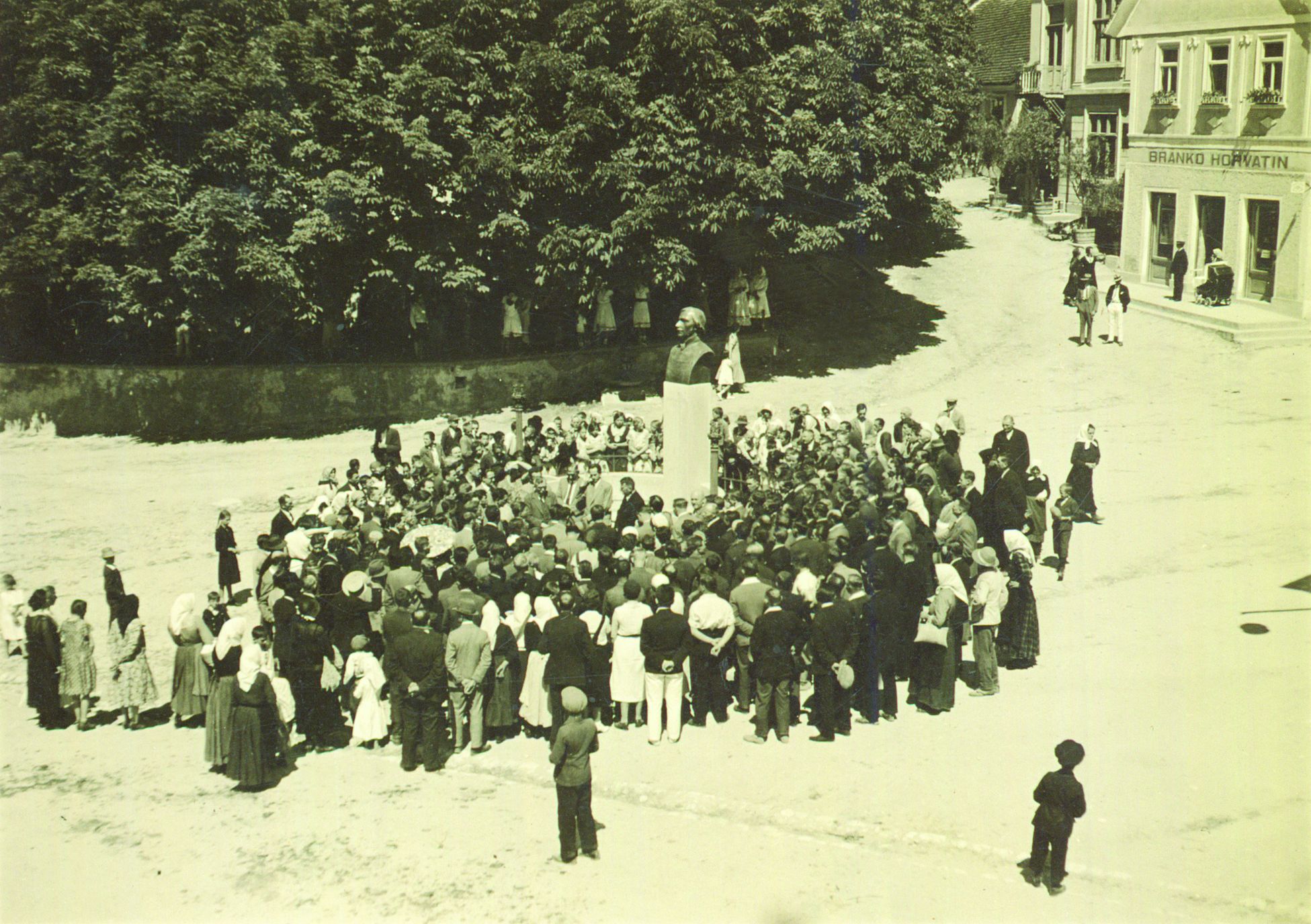 <p>otkrivanje spomenika A. Mihanoviću, 1910, Klanjec</p>