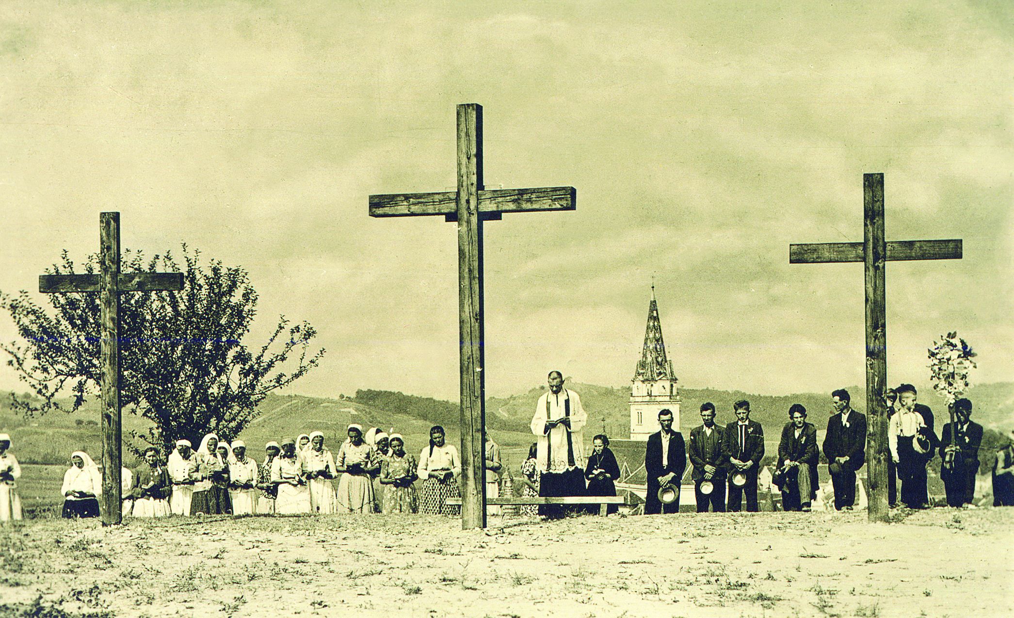 <p>molitva hodočasnika na Kalvariji, 1920-ih godina</p>