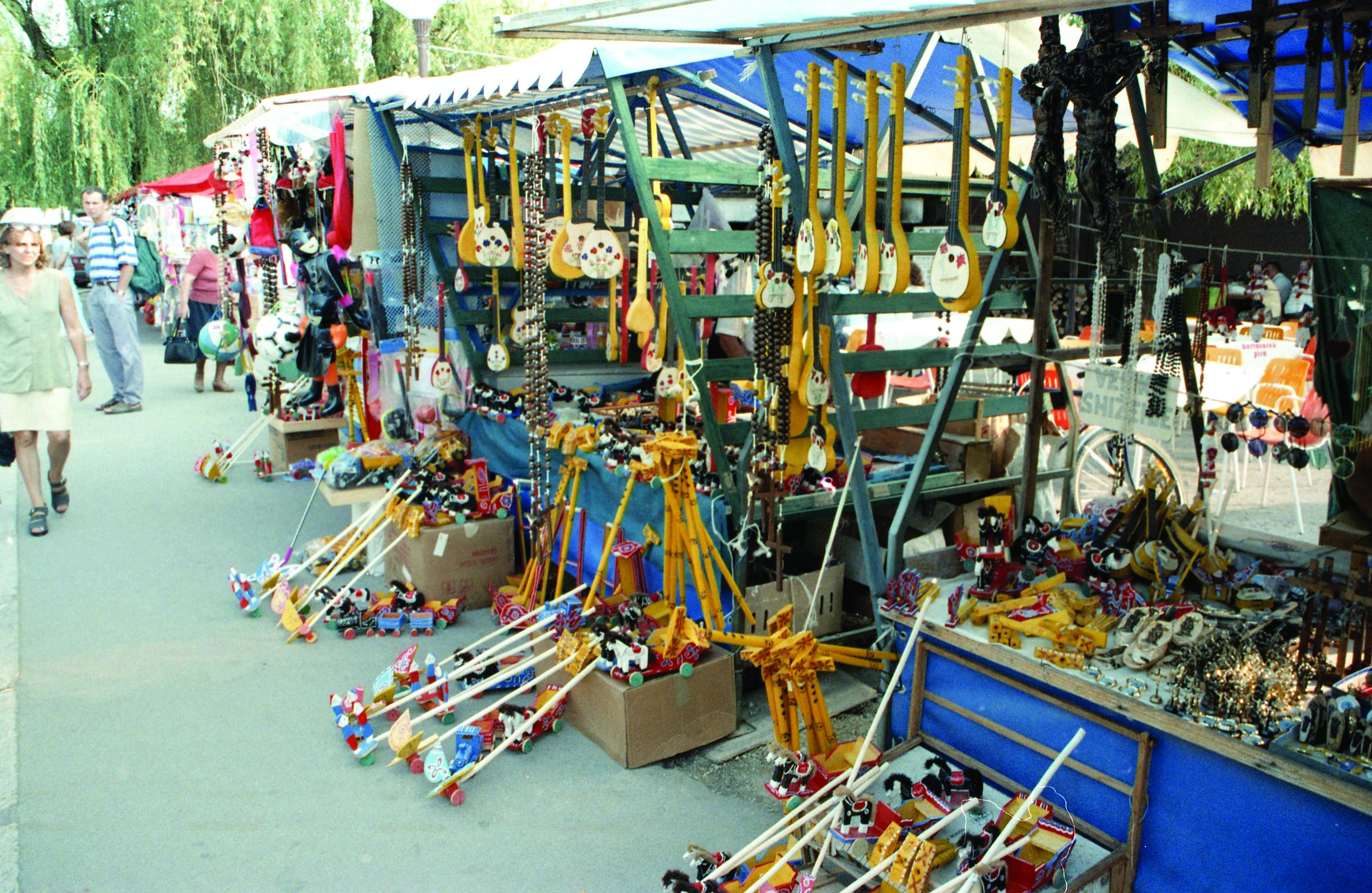 <p>drvene dječje igračke</p>