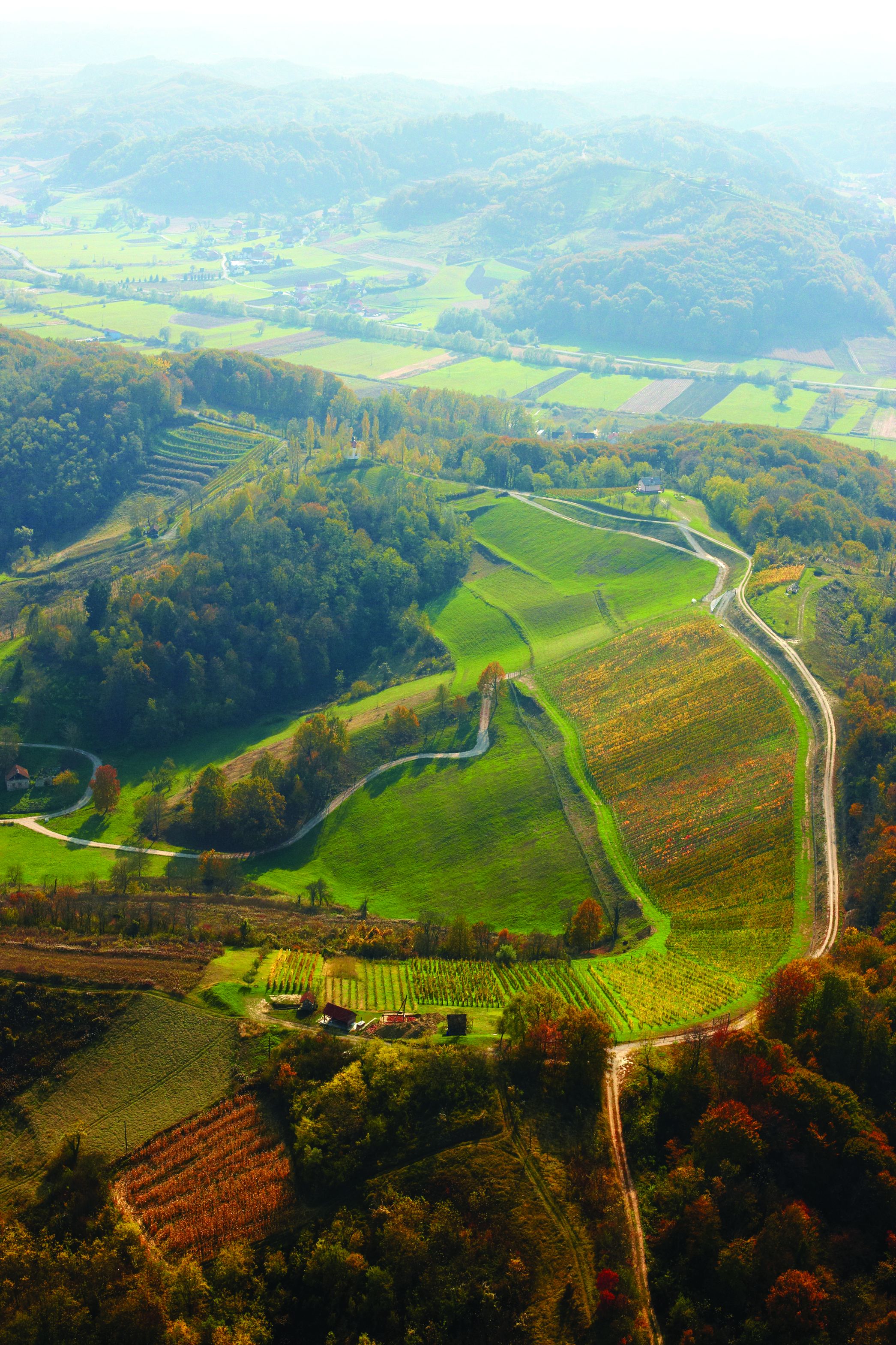 <p>karakteristični rebrasti reljef u okolici Krapine</p>