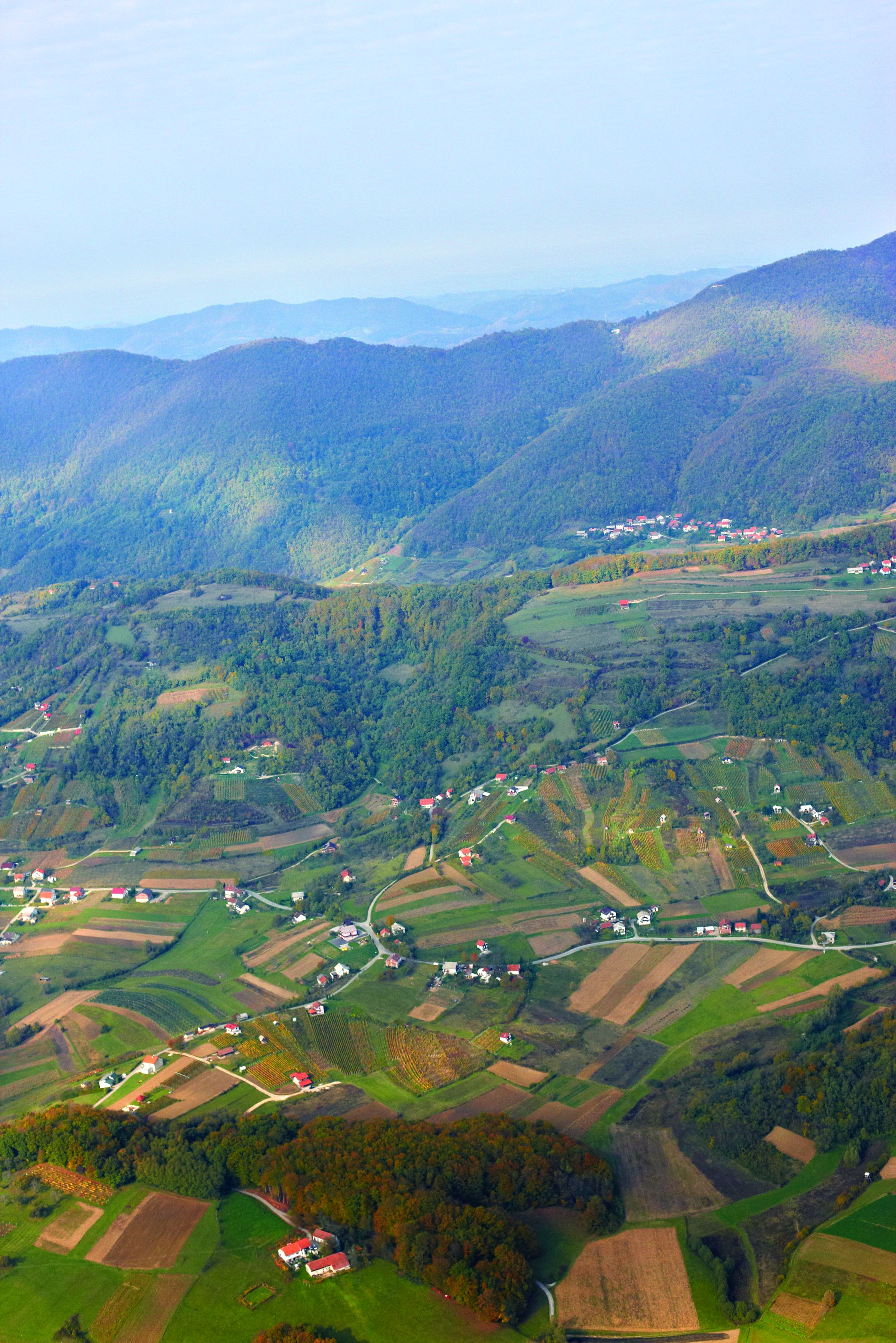 <p>panorama istočnoga dijela gradskoga područja Krapine i dijela Općine Radoboj</p>