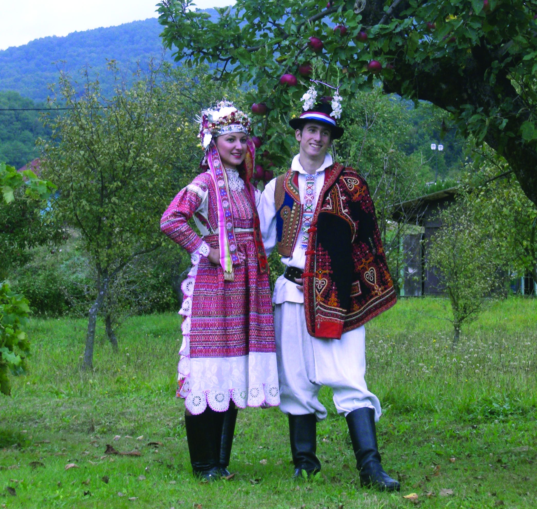 <p>narodna no&scaron;nja iz Bistre</p>