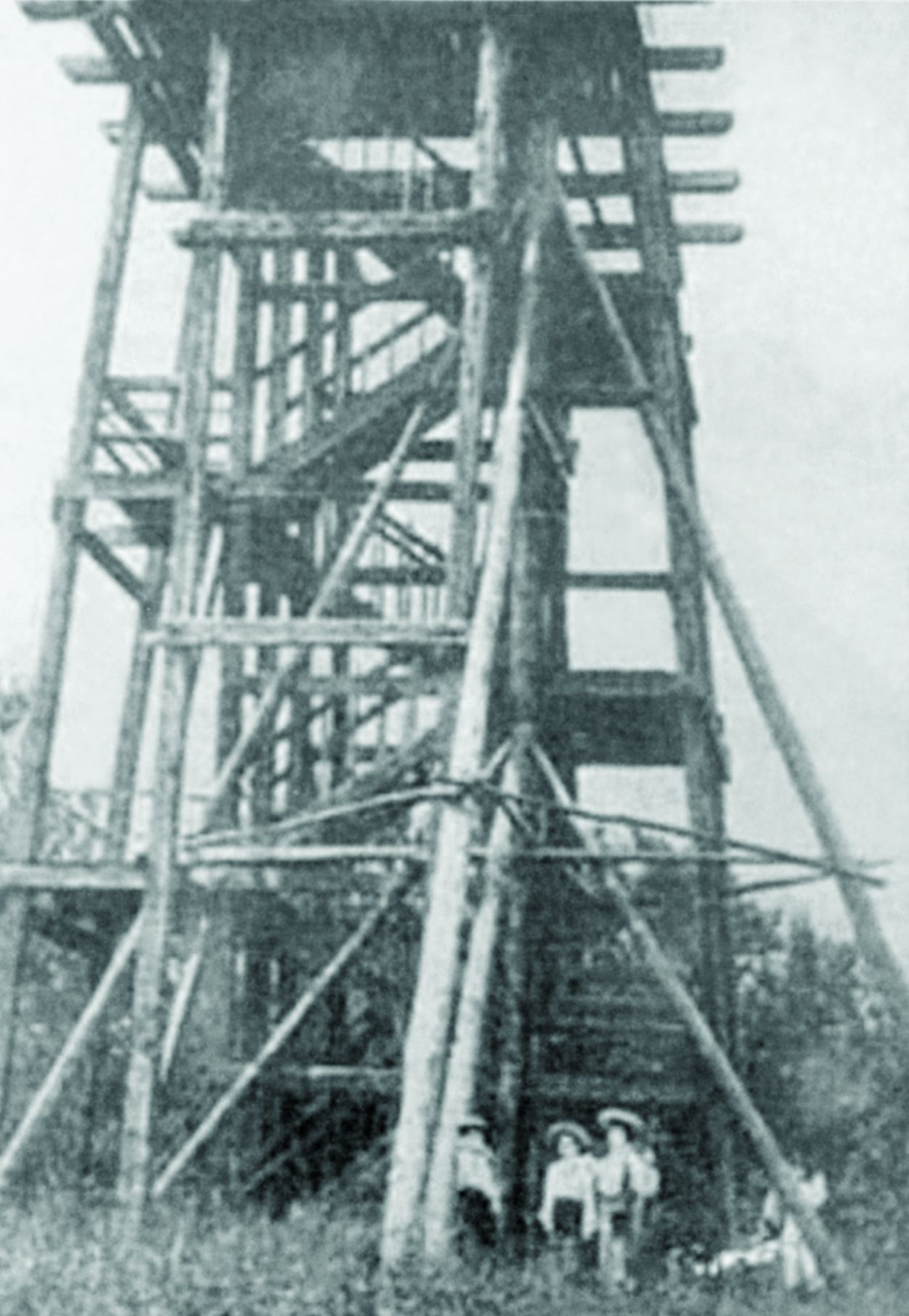 <p>drvena piramida, 1893, Ivan&scaron;čica</p>