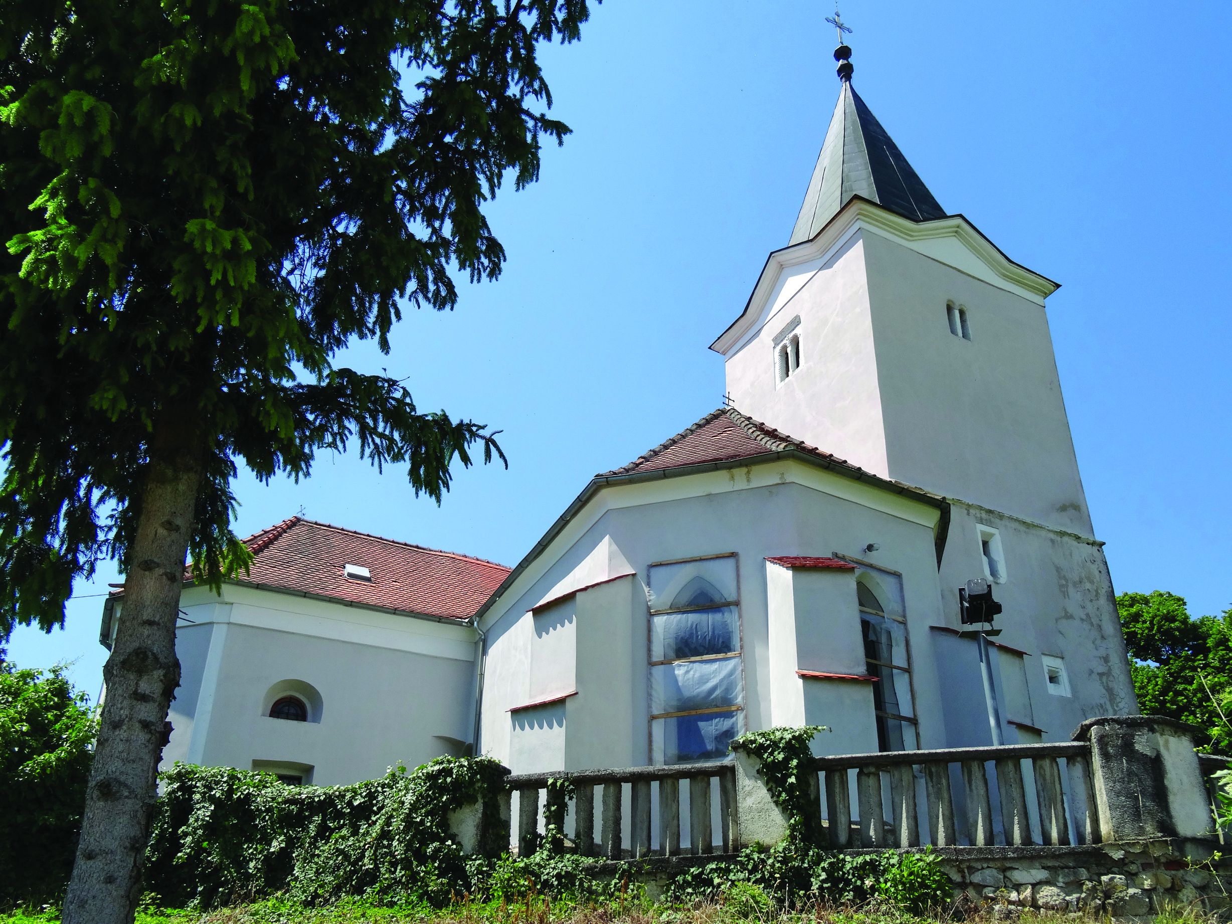 <p>župna crkva Uznesenja Blažene Djevice Marije, XIV&ndash;XVIII. st.</p>