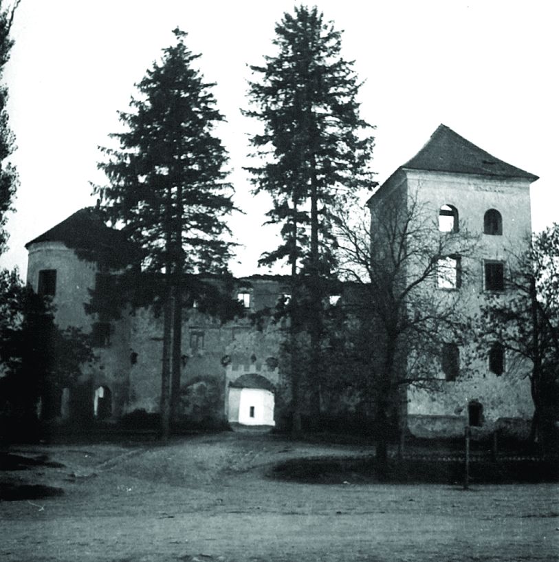<p>Stari grad nakon požara 1943.</p>