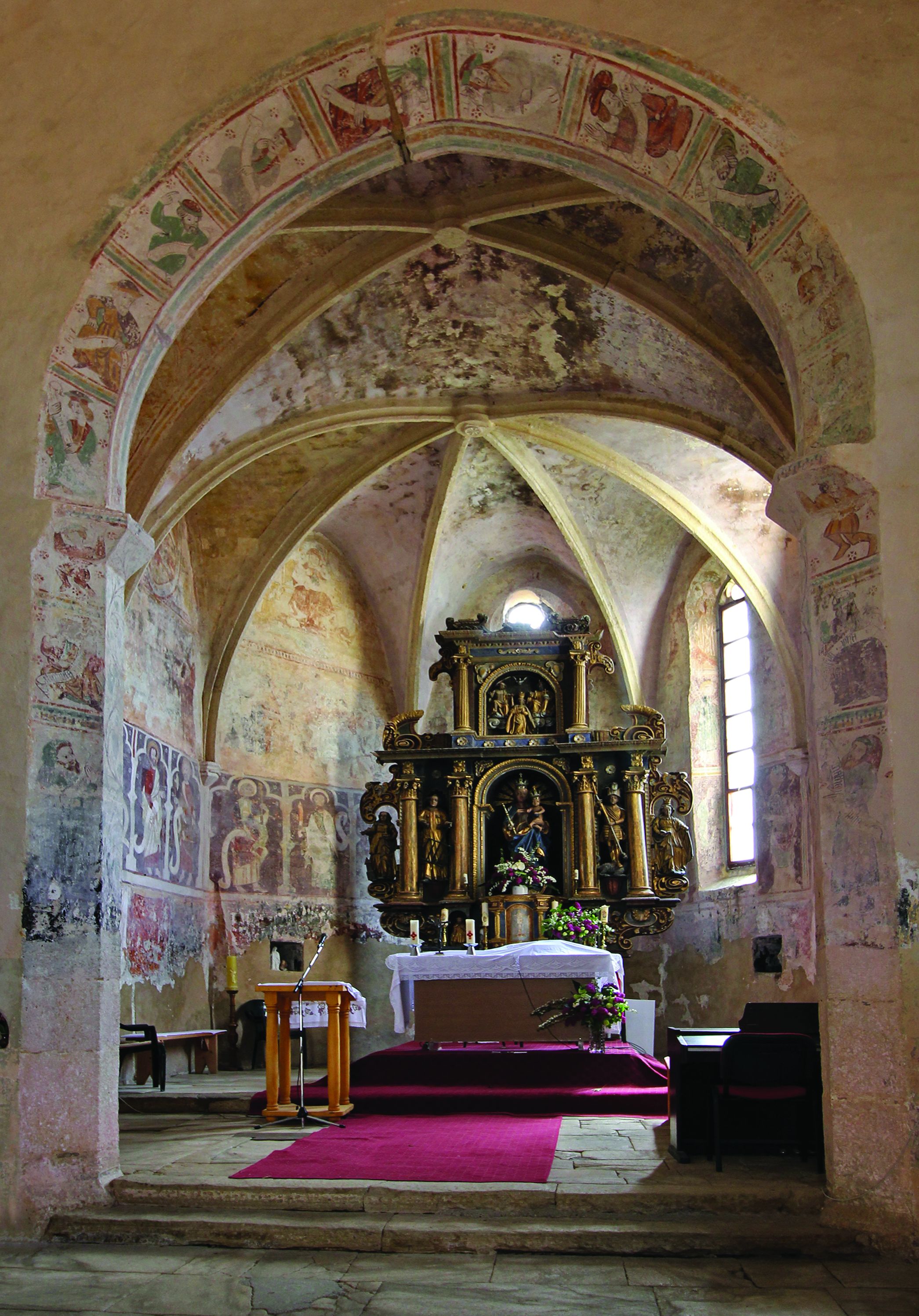 <p>sveti&scaron;te s glavnim oltarom i trijumfalnim lukom, XVIII. st.</p>