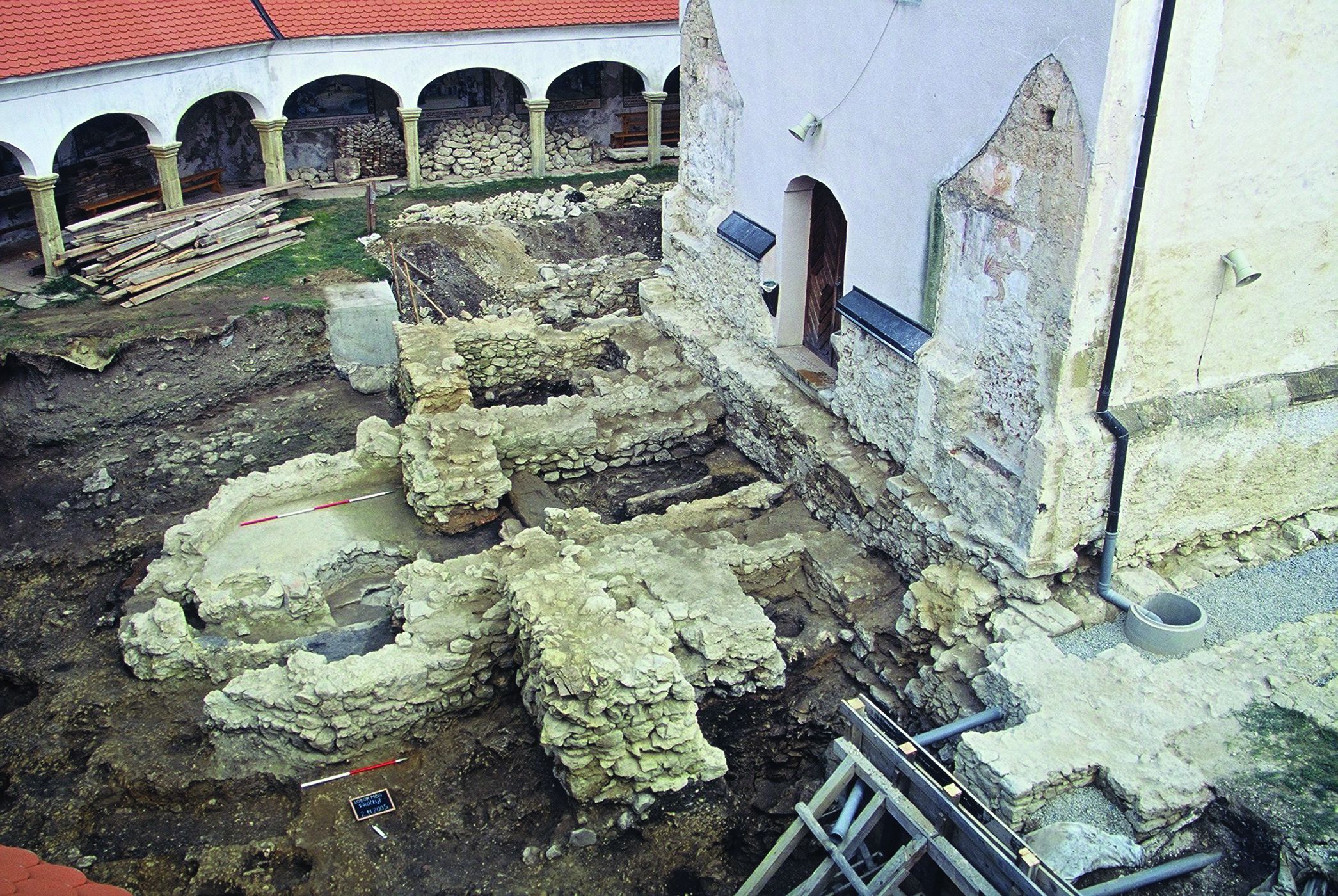 <p>ranokr&scaron;ćanska krstionica, V. ili početak VI. st.</p>