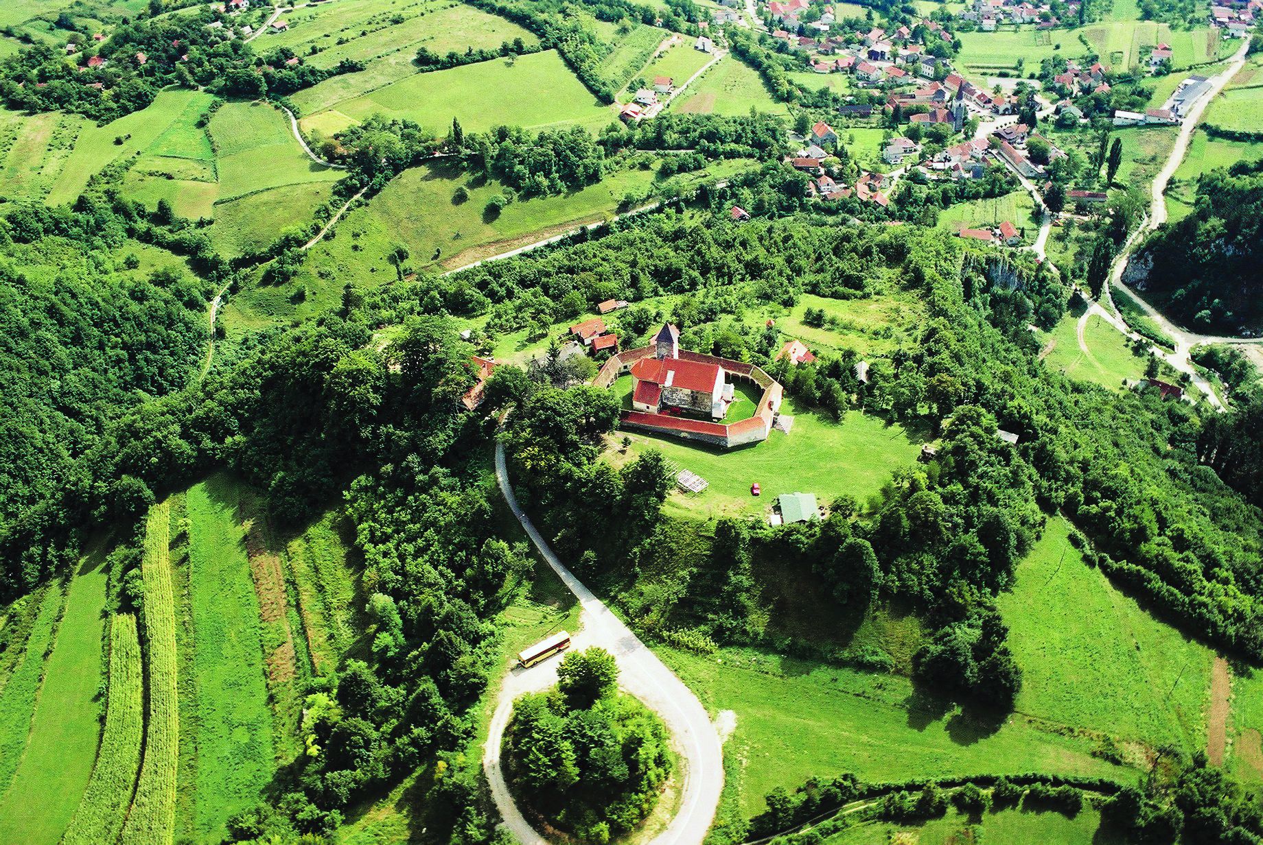 <p>zračna snimka sveti&scaron;ta</p>