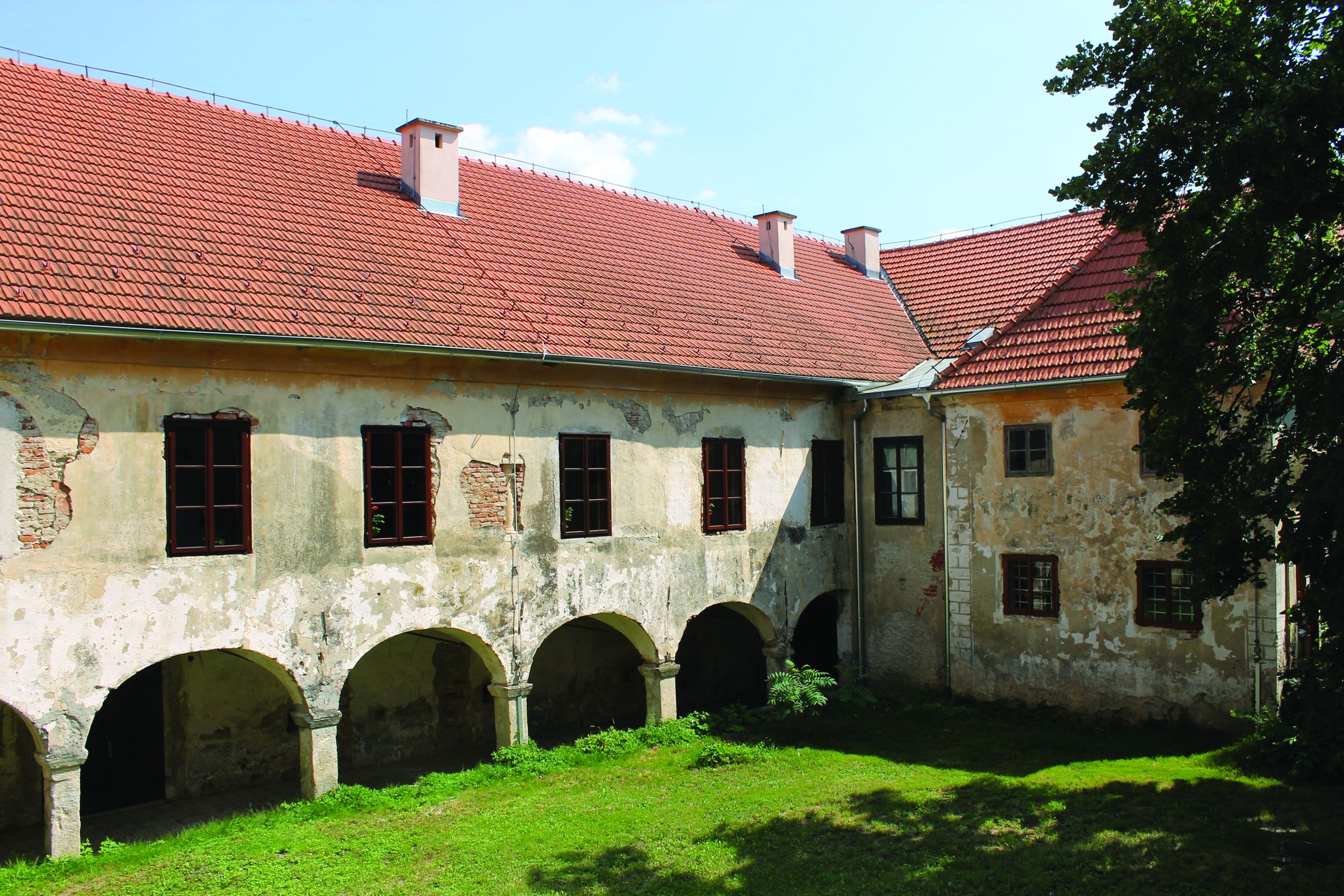 <p>Arhivski sabirni centar Krapina, dvorac Popovec u Velikoj Vesi</p>