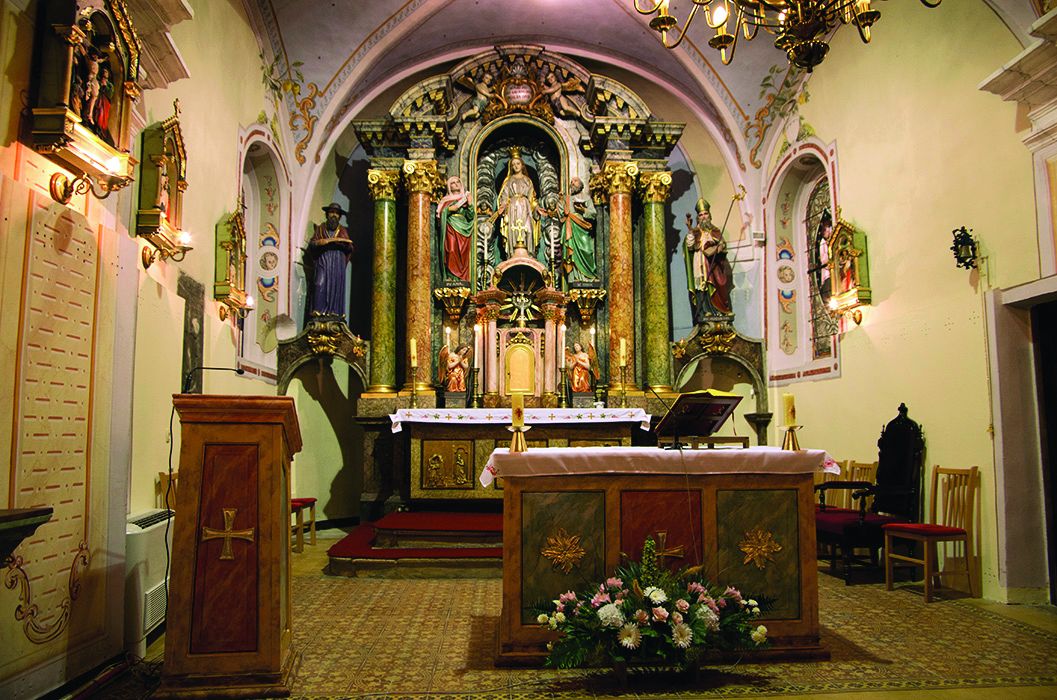 <p>unutra&scaron;njost župne crkve Bezgre&scaron;noga začeća Blažene Djevice Marije, XVIII. st.</p>