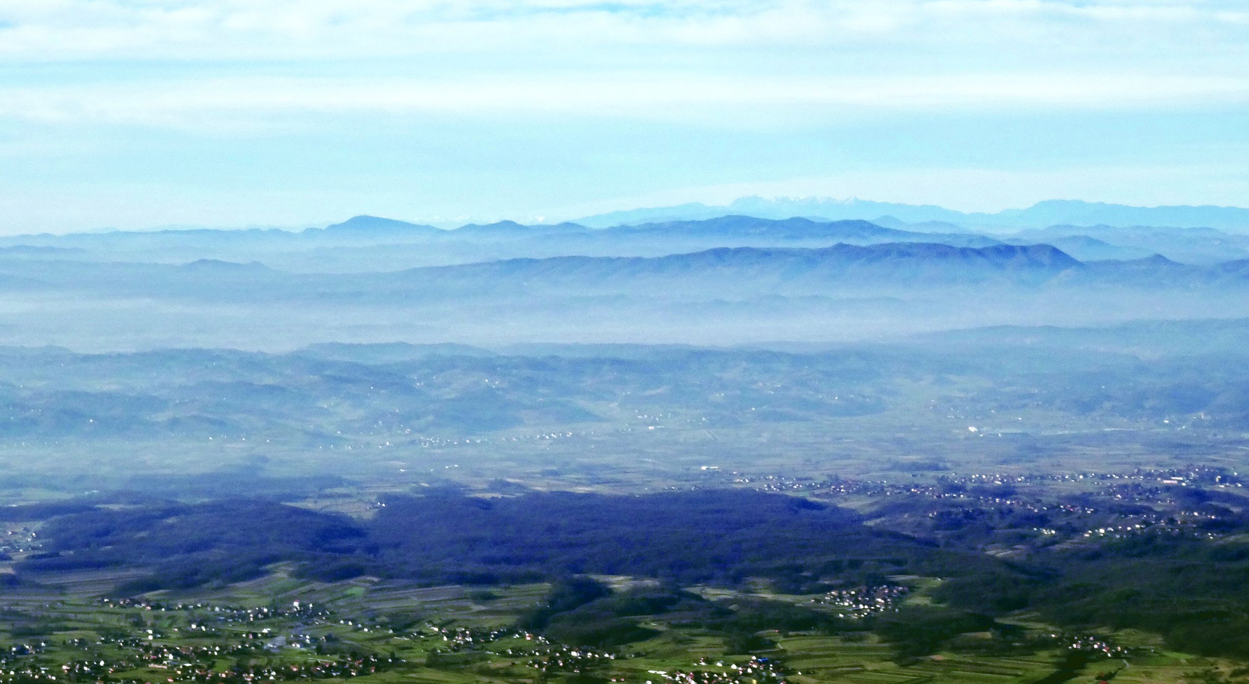 <p>panoramski pogled s Medvednice prema sjeveru</p>