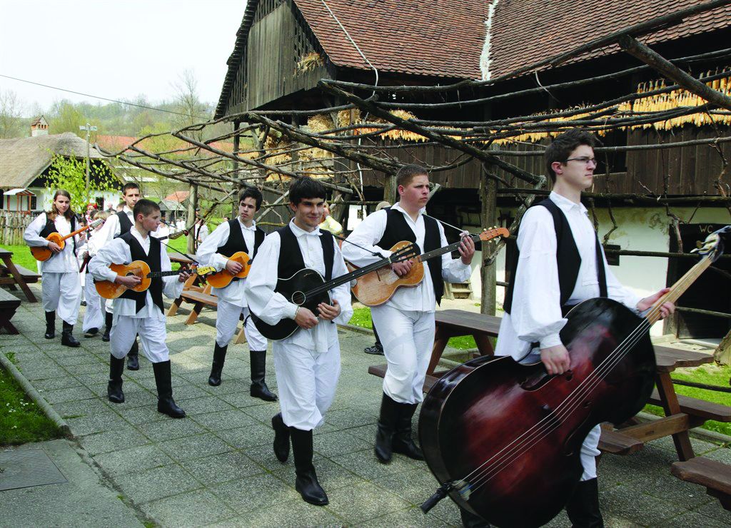 odjeća, tradicijska (narodna nošnja)