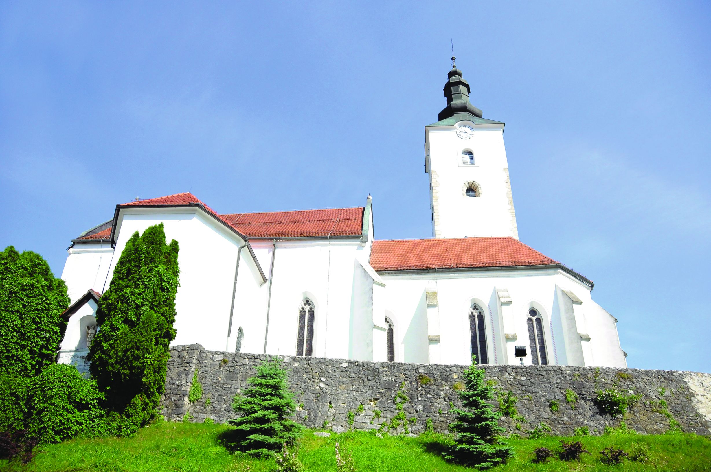 <p>župna crkva Blažene Djevice Marije Kraljice Svete krunice</p>