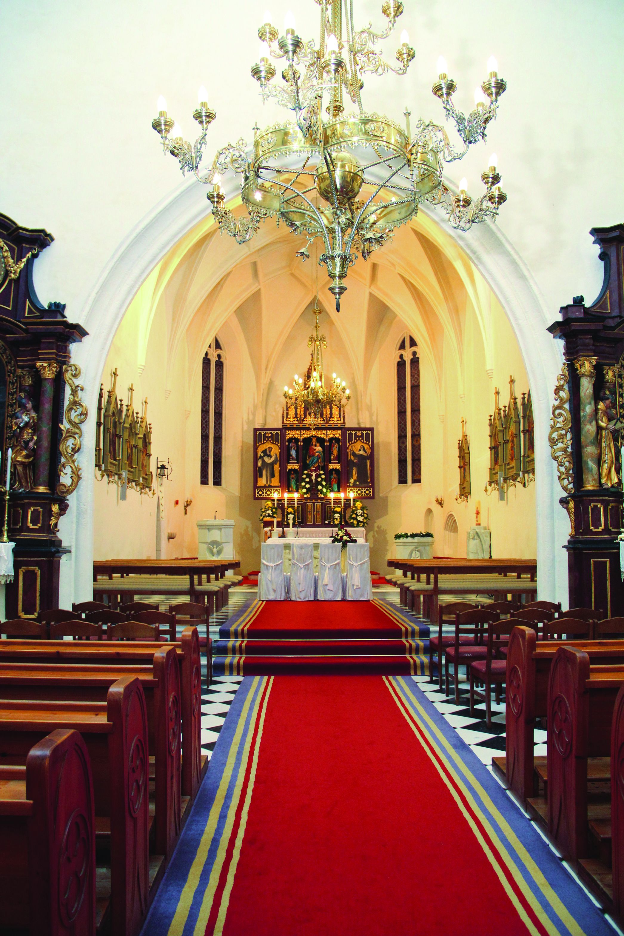 <p>župna crkva Blažene Djevice Marije Kraljice Svete krunice</p>