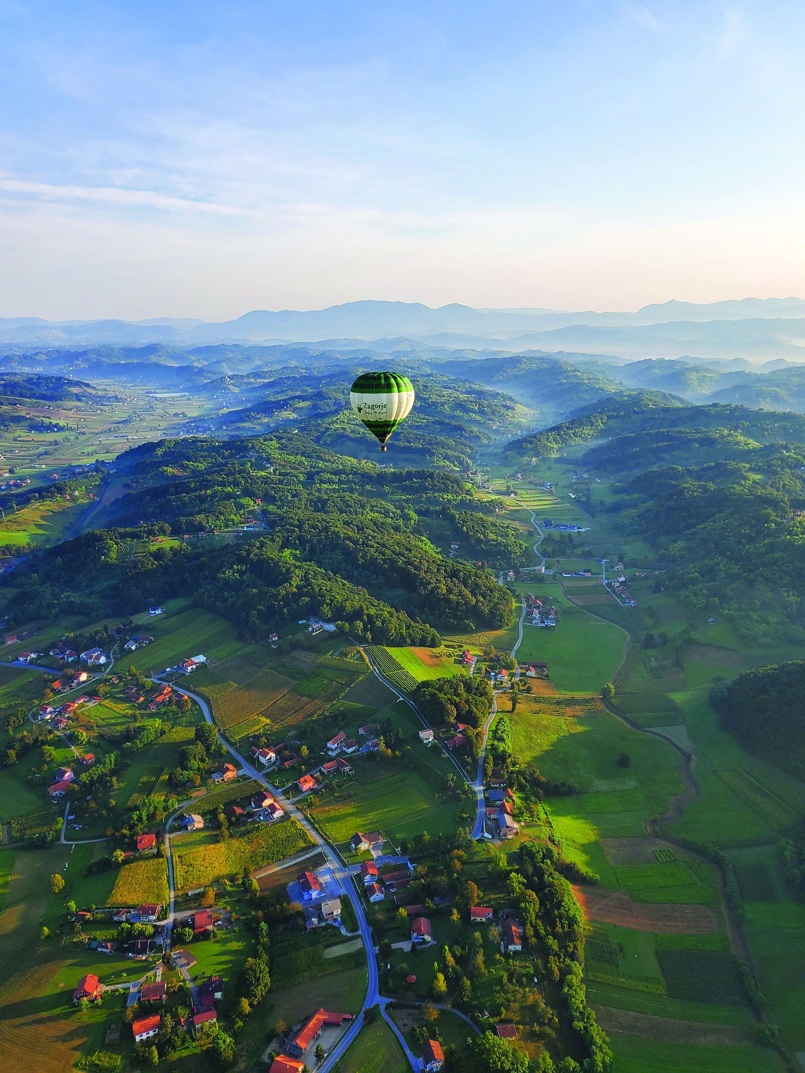 <p>balon iznad Zagorja (foto: Balon klub Zagreb)</p>
